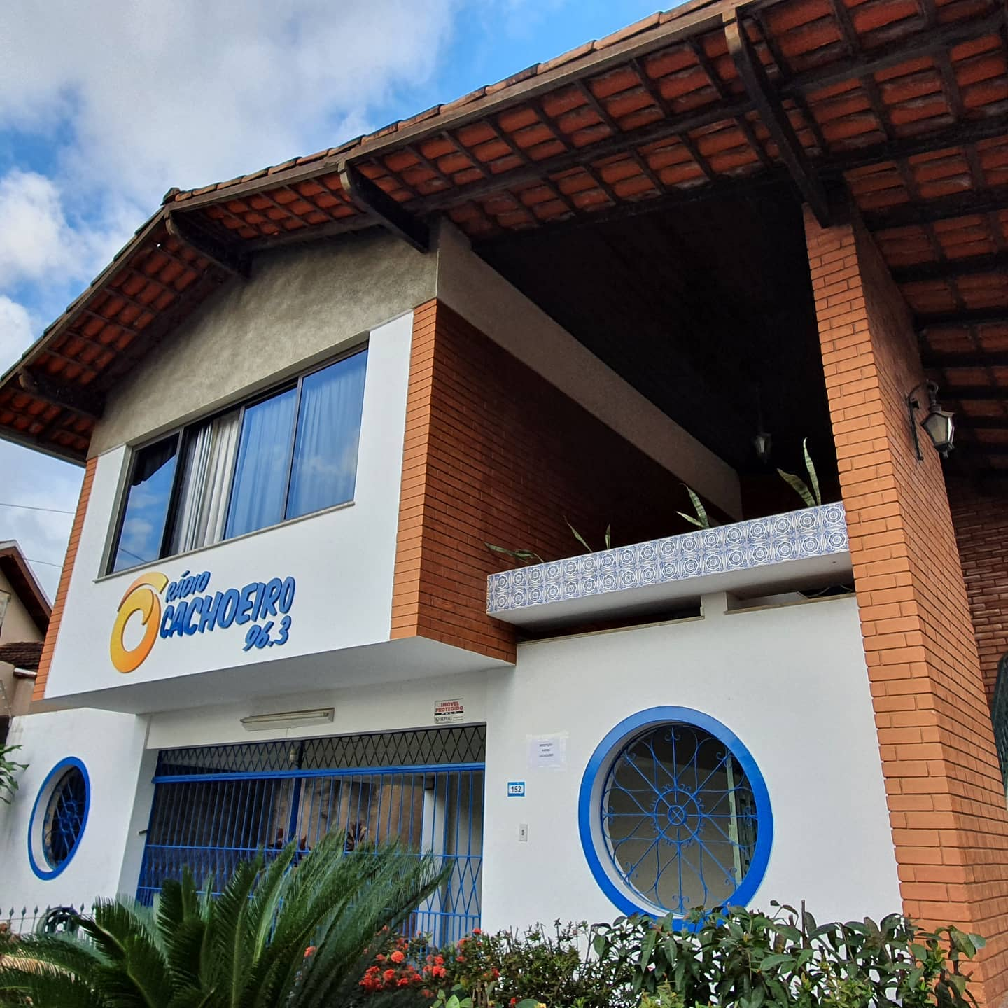 Fachada da Rádio Cachoeiro